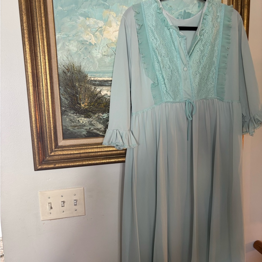 Vintage Lace Trimmed Nightgown in Teal